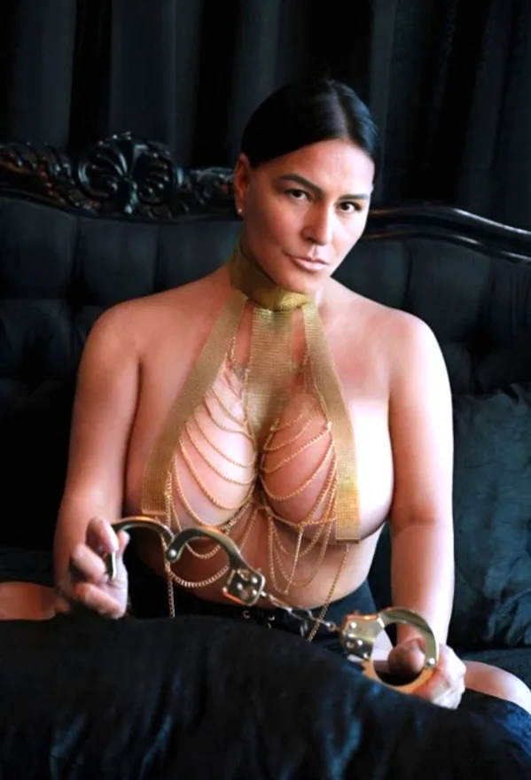 Mistress Izabel
