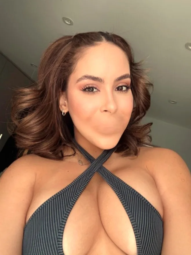 Julia Belle